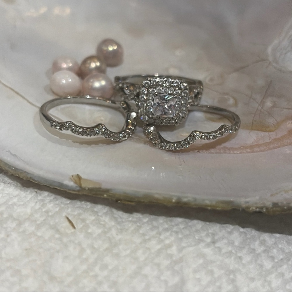 Beautiful three piece 1.5 tcw CZ engagement ring. Size 8